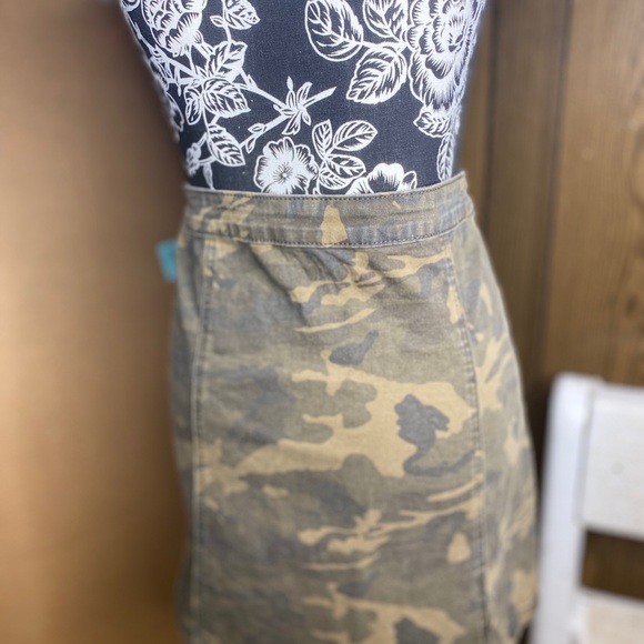 Army fatigue mini skirt - Picture 4 of 6